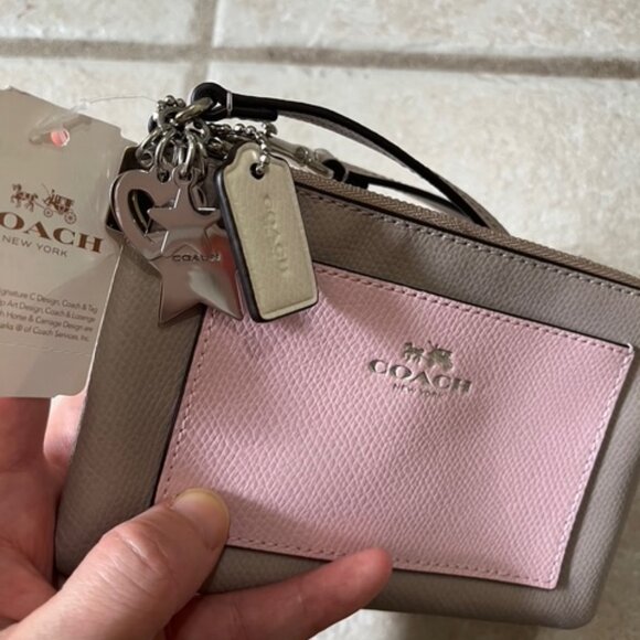 NWT Coach Cross Grain Leather Charm Corner Zip Wristlet Colorblock Pink/Grey - Picture 6 of 7